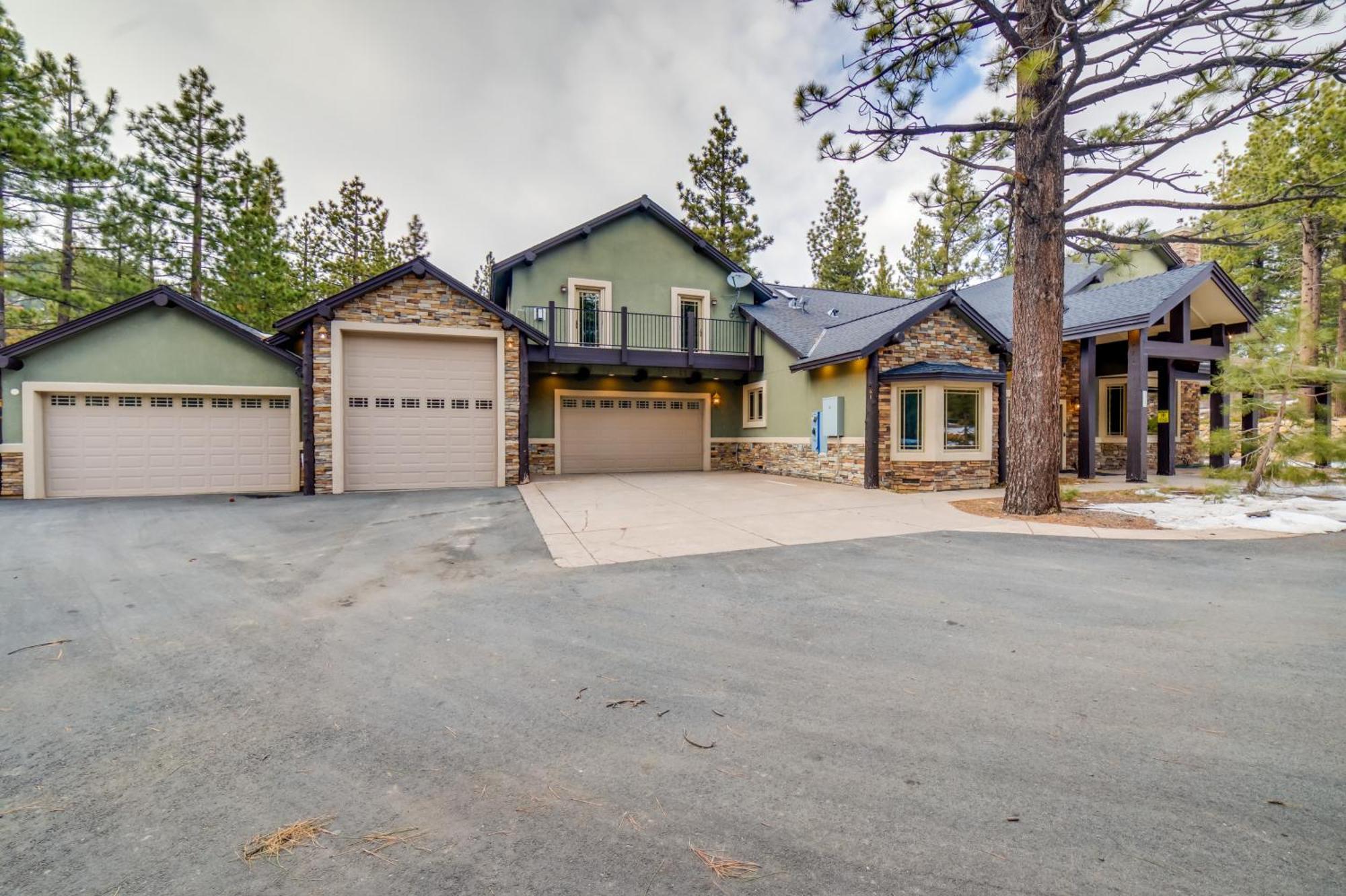 Sleek Reno-Lake Tahoe Retreat, 4 Mi To Ski Mt Rose Exterior photo