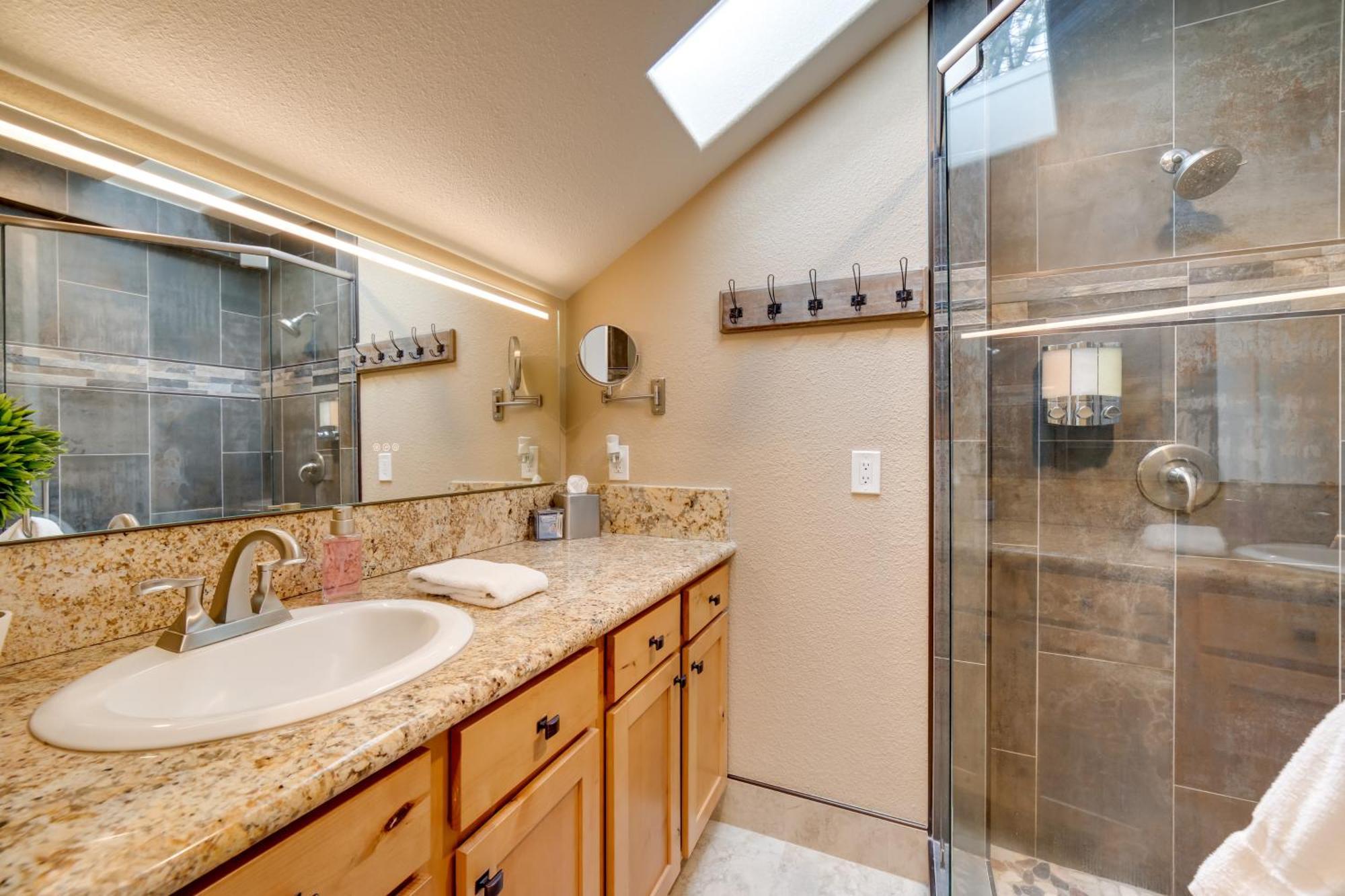 Sleek Reno-Lake Tahoe Retreat, 4 Mi To Ski Mt Rose Exterior photo
