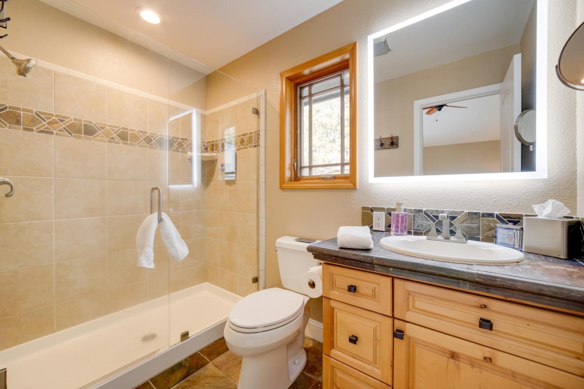 Sleek Reno-Lake Tahoe Retreat, 4 Mi To Ski Mt Rose Exterior photo